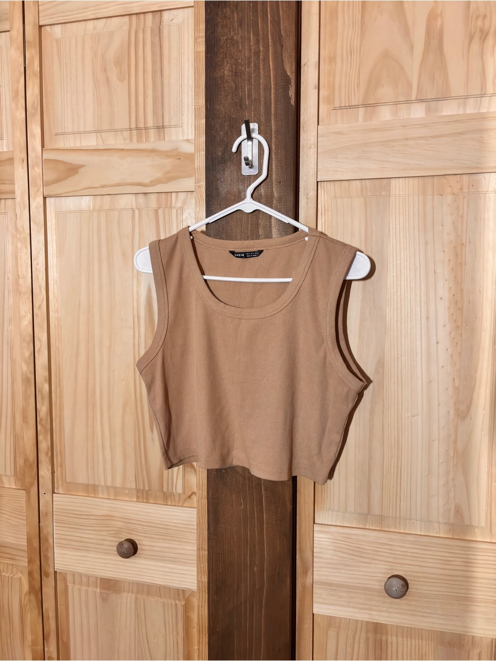 Cropped Ribbed Tank Top - Taupe - Picture 6 of 10